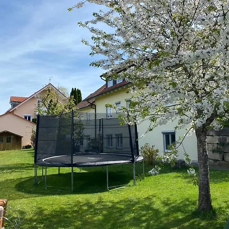 Apartment Messmer Mit Balkon *