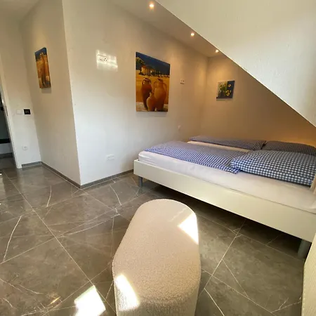 Messmer Mit Balkon Διαμέρισμα *