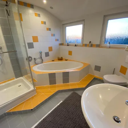 Διαμέρισμα Messmer Mit Balkon